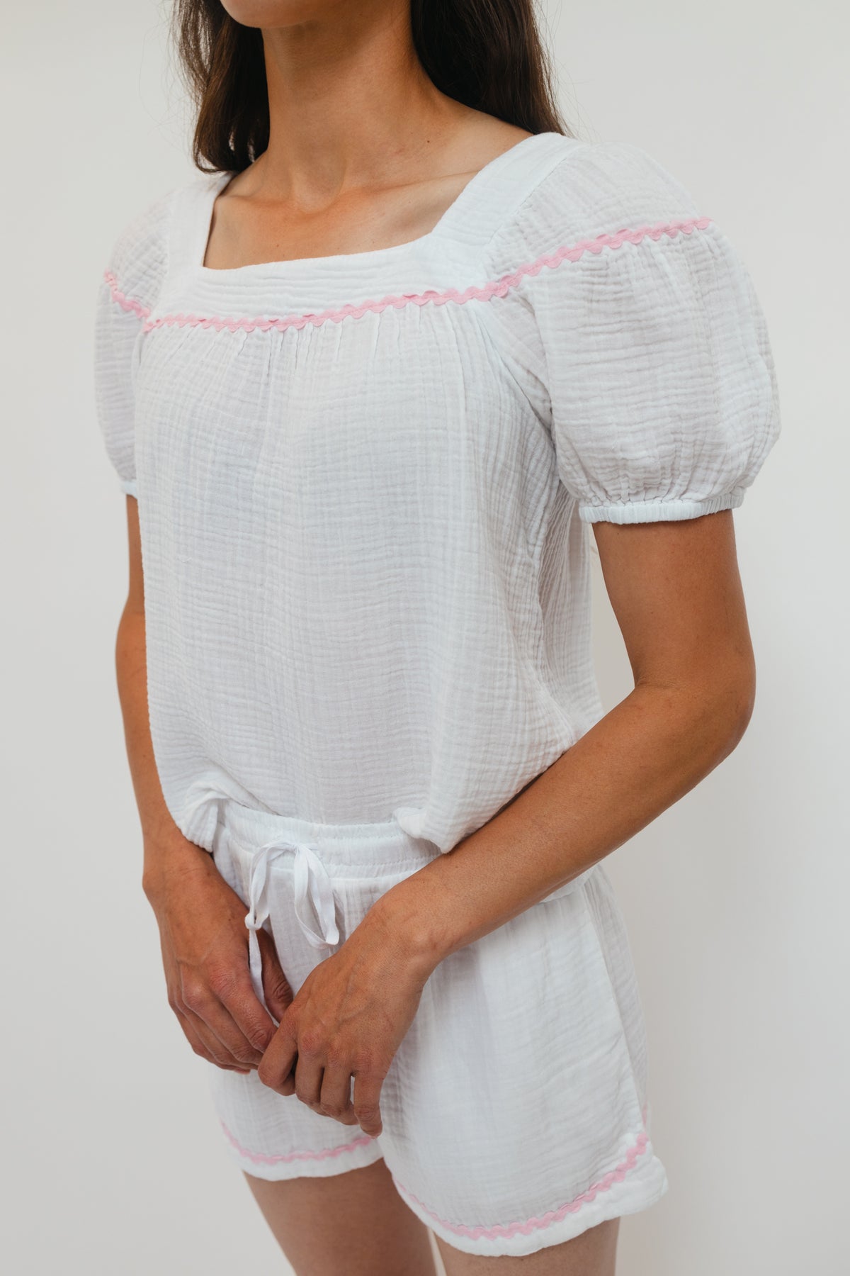 Zuri Top - White & Light Pink