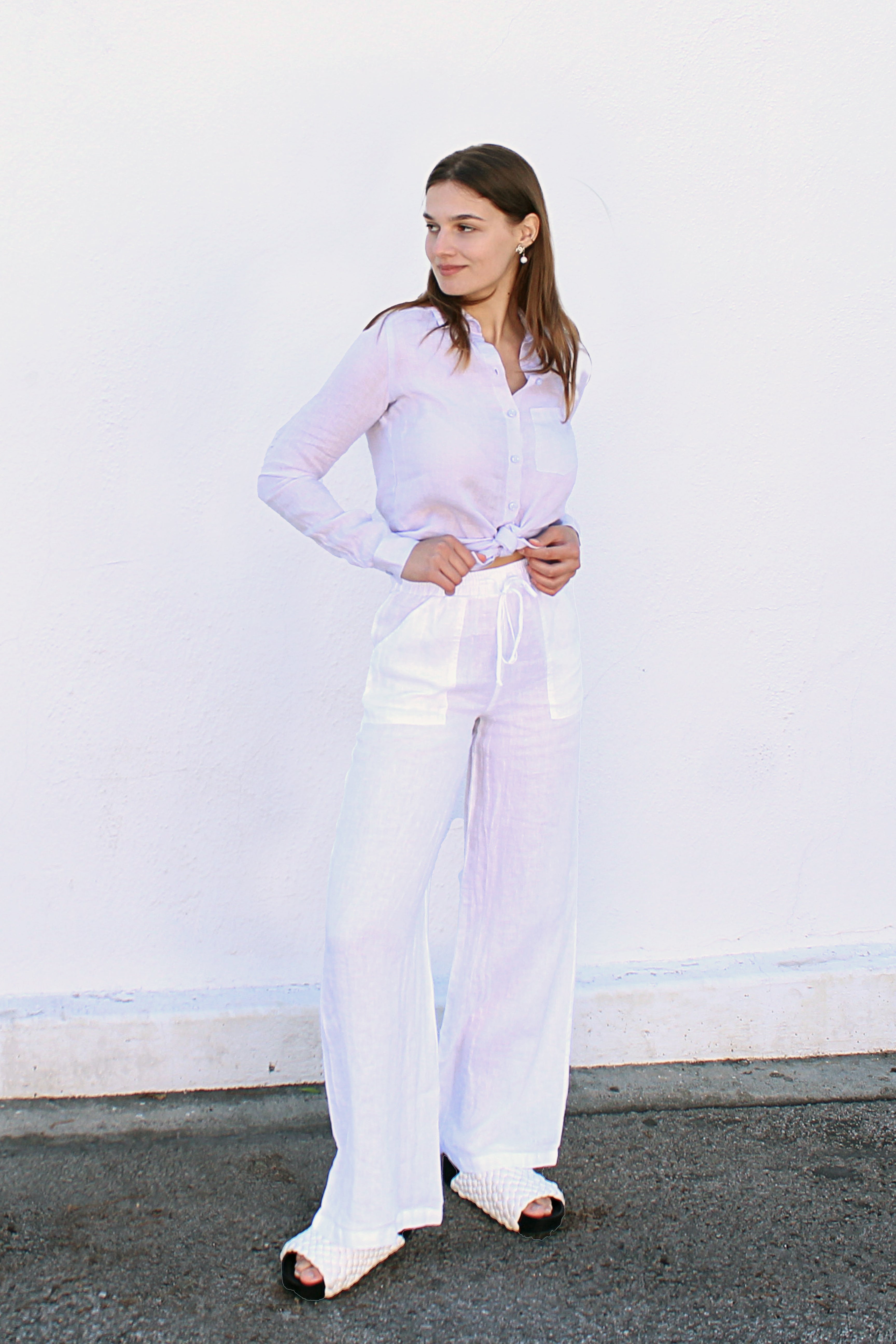 A French Way To Wear White Linen Pants | MY SMALL WARDROBE